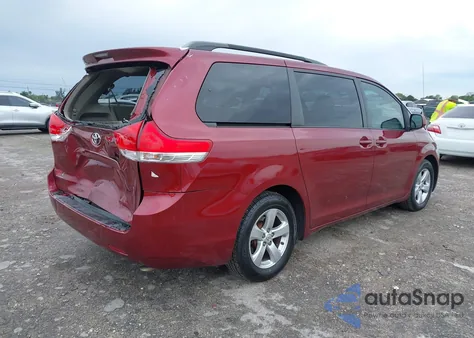2012 Toyota Sienna Le z USA, uszkodzony, nr VIN 5TDKK3DC2CS193746